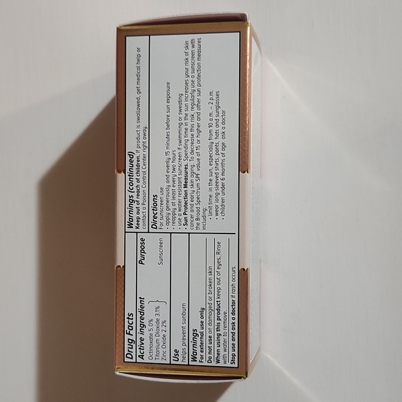 TOO FACED Warm Nude Born This Way Healthy Glow - Picture 7 of 12